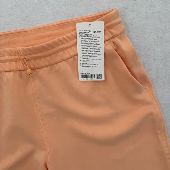 NWT Lululemon Softstreme‎ High-Rise Pant *Regular
Peach Bellini Size 14 - Picture 10 of 15
